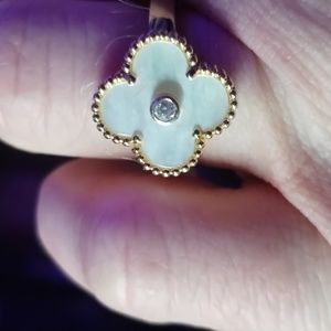 Van Cle Alhambra au750 18k gold with mother of pearl and diamond ring